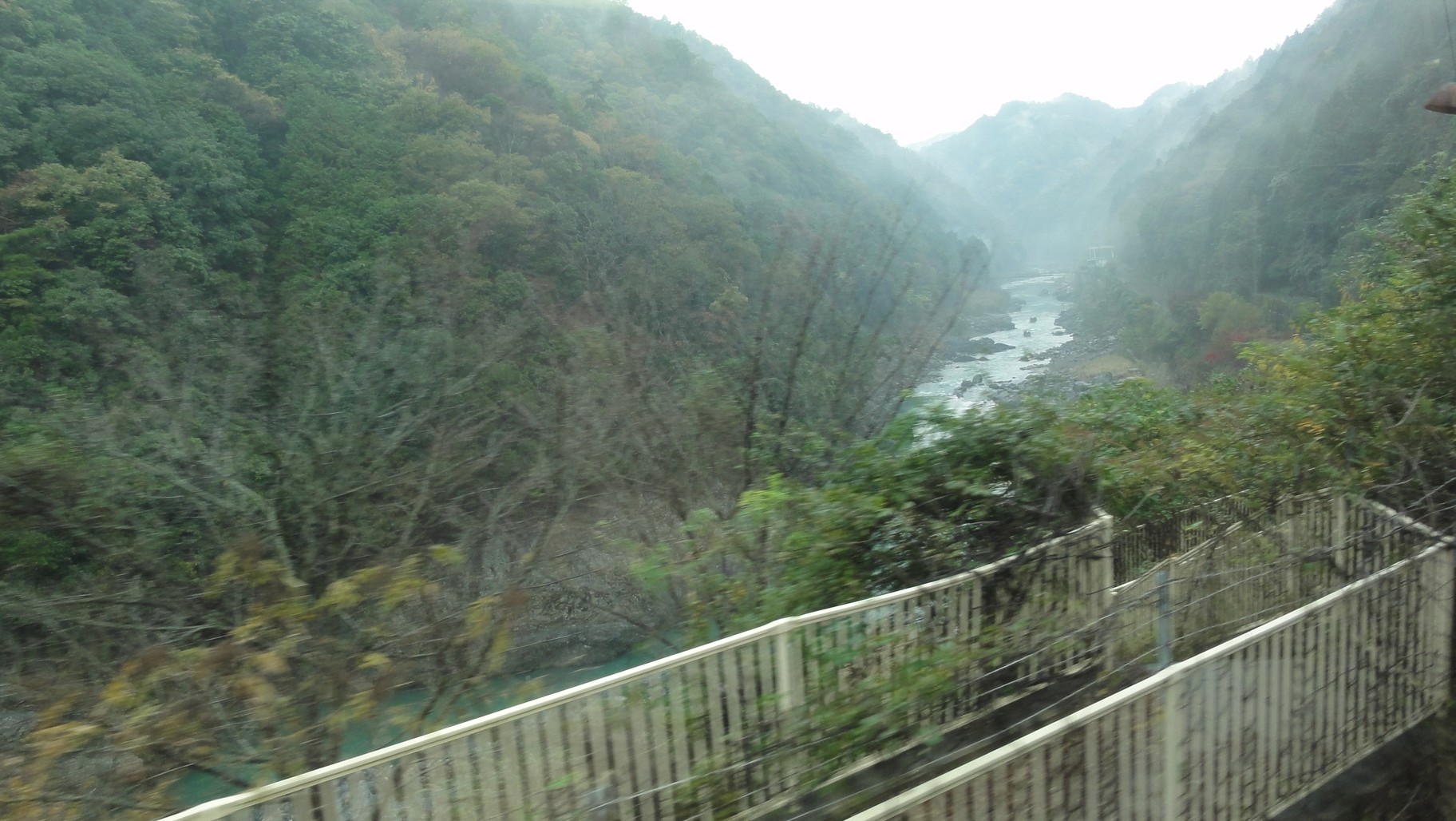 JR列車看保津川